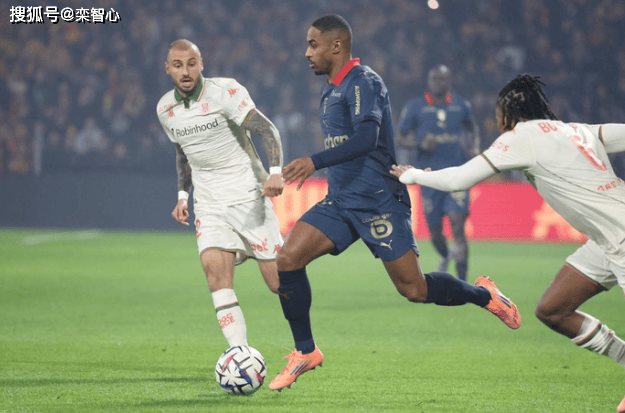 2-0朗斯+斩获联赛6连胜+力压大巴黎领跑法甲积分榜!